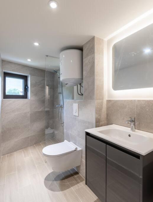 Mini Condos 13 D1 - Modern Studio With Mezzanine Tivat Kültér fotó